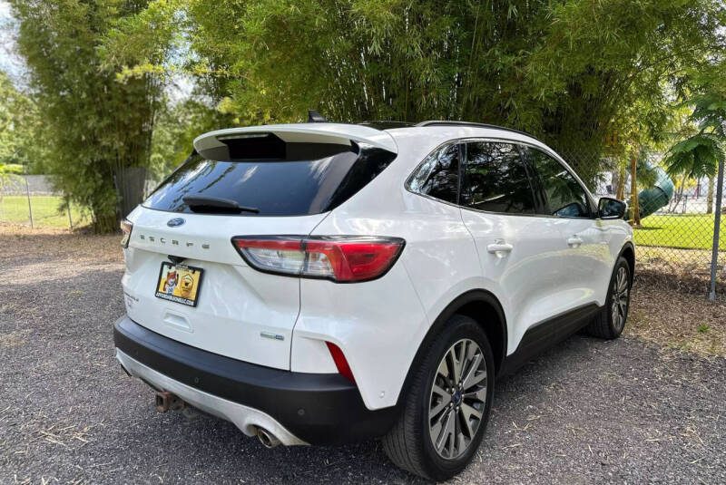 2020 Ford Escape Titanium