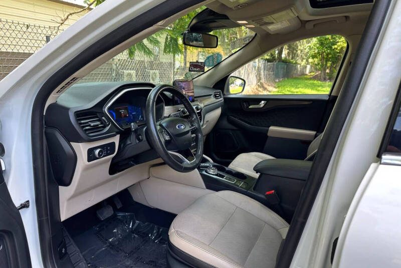 2020 Ford Escape Titanium