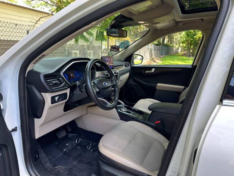 2020 Ford Escape Titanium