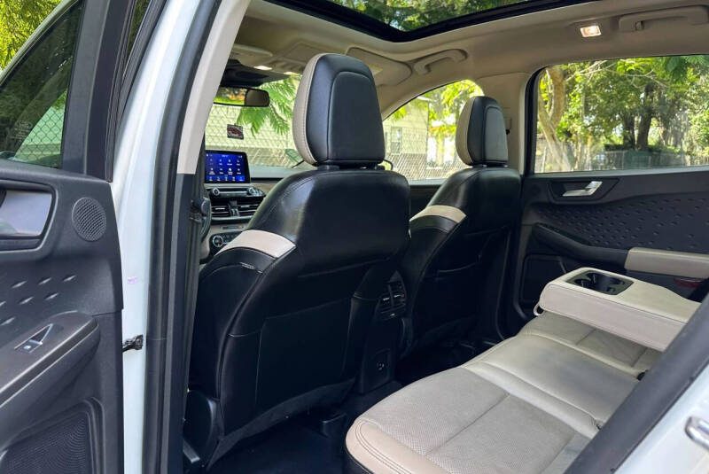 2020 Ford Escape Titanium
