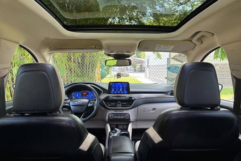 2020 Ford Escape Titanium