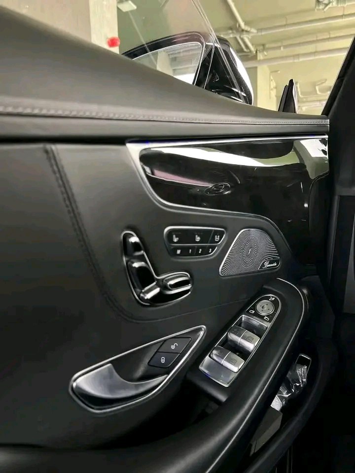 Mercedes Benz S550