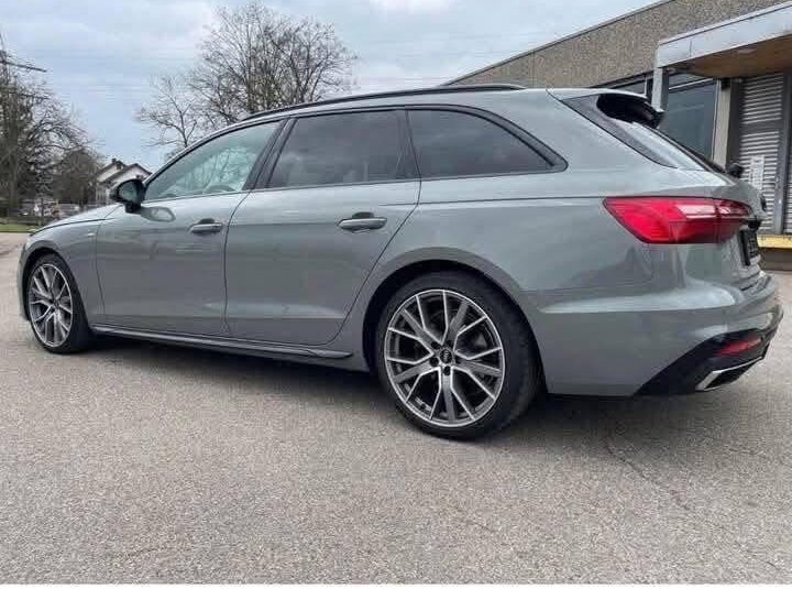 Audi A4 Avant 30 TDI S-line / 136 hp /