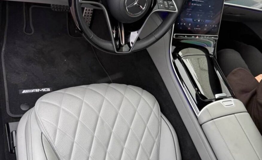2022 Mercedes-Benz S-Class • S 580