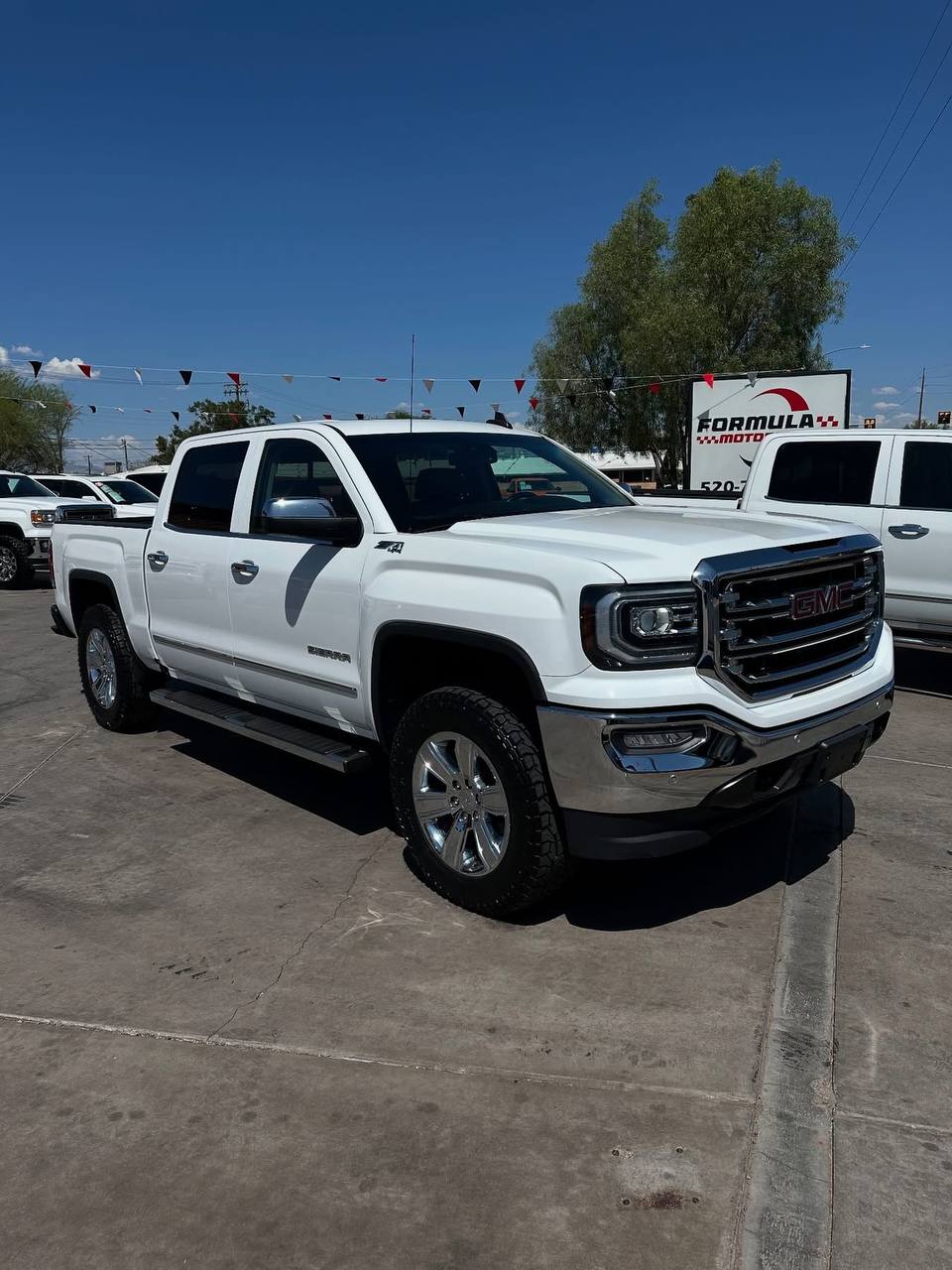 2018 GMC Sierra 1500 Crew Cab SLT  V8, 5.3L – 4×4