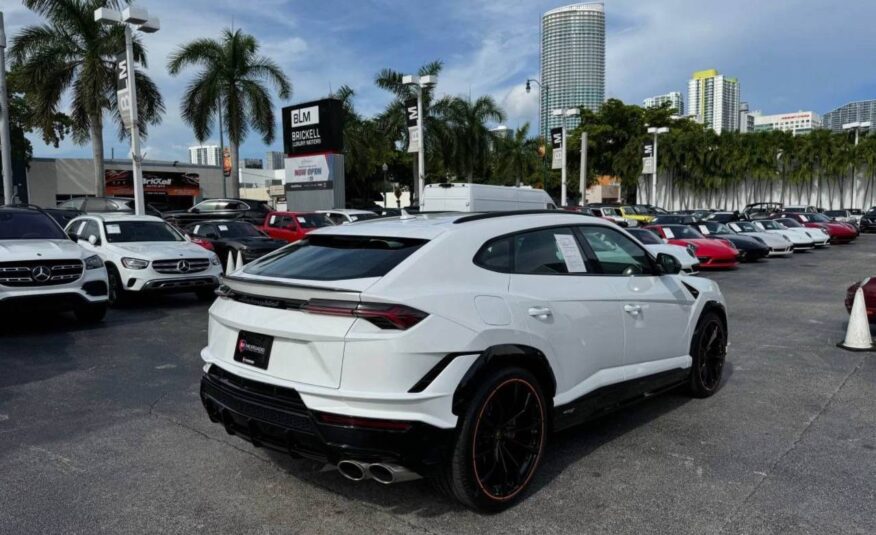 2023 Lamborghini Urus • S