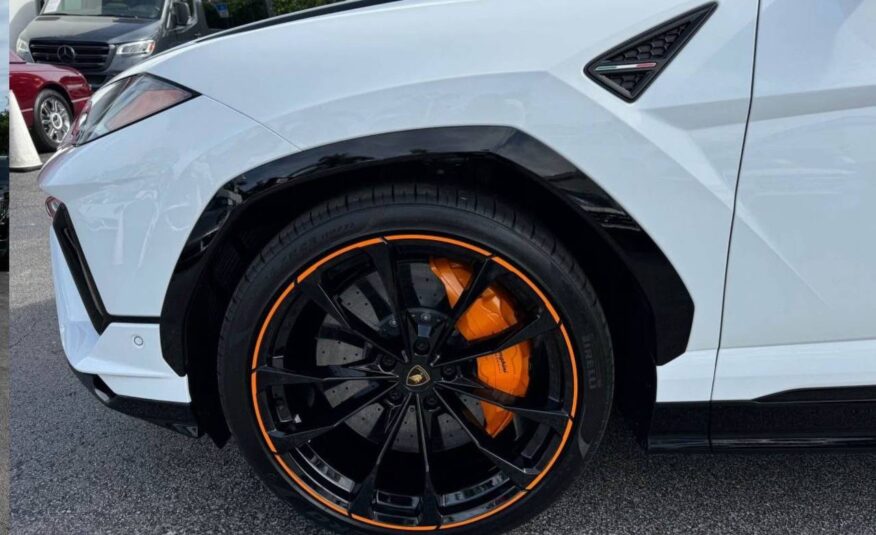 2023 Lamborghini Urus • S
